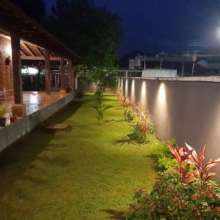 Hospedagem Economica Flor De Maria Caraguatatuba Exteriér fotografie